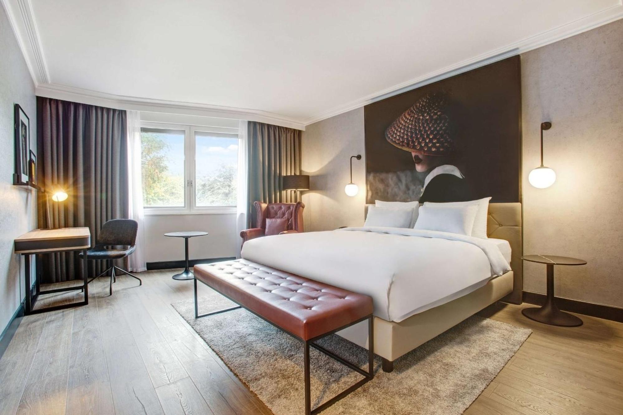 Radisson Red London Heathrow Hotel Harmondsworth Ngoại thất bức ảnh
