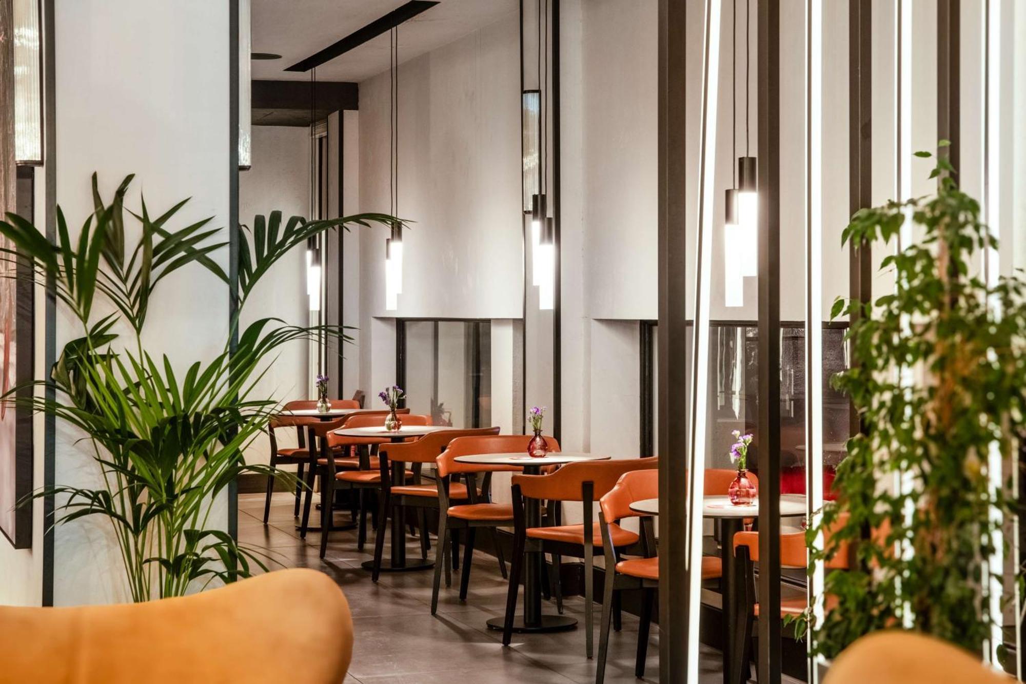 Radisson Red London Heathrow Hotel Harmondsworth Ngoại thất bức ảnh